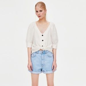 Linen top with buttons